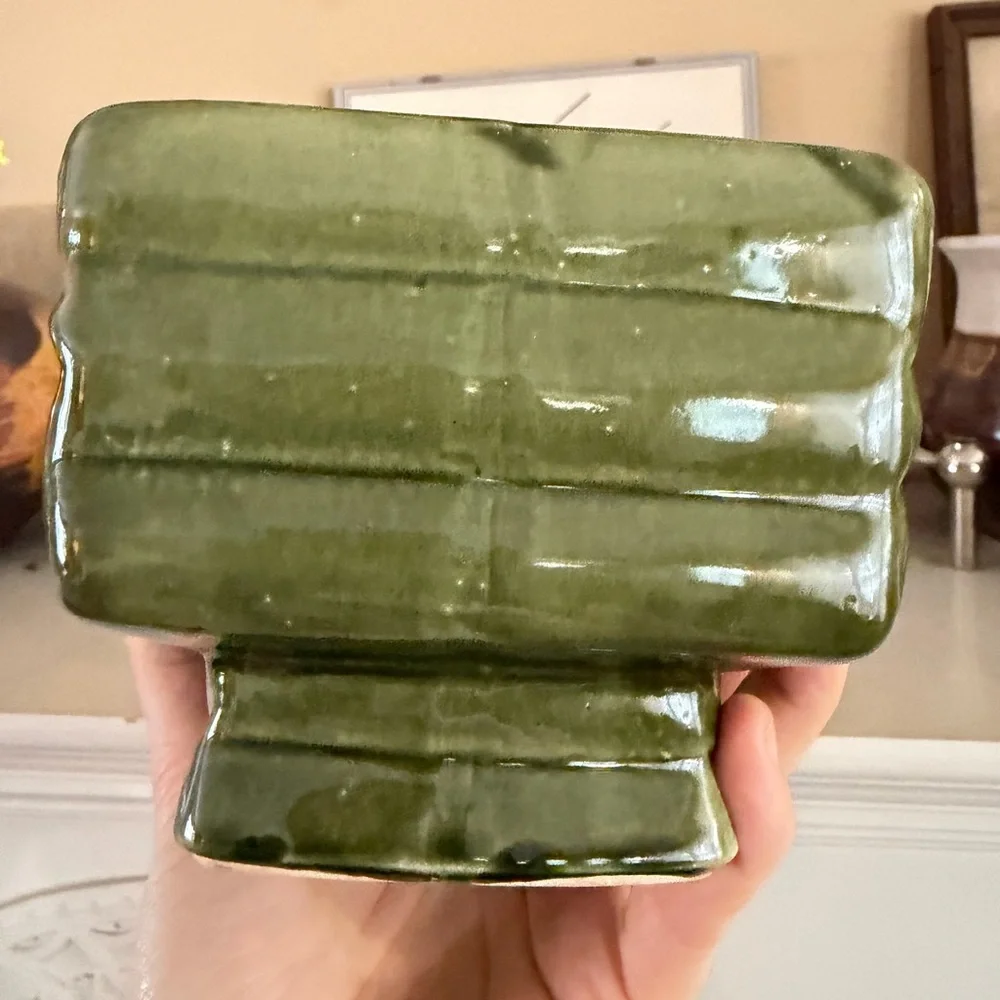 Vintage MCM McCoy Green Pebble Planter Brutalist Cubist Style Pottery Window Box - Picture 8 of 9